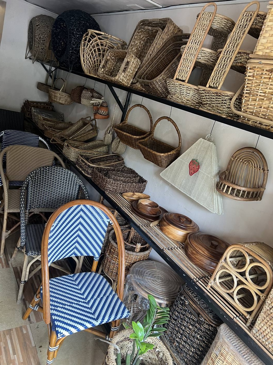 Baskets and accessories